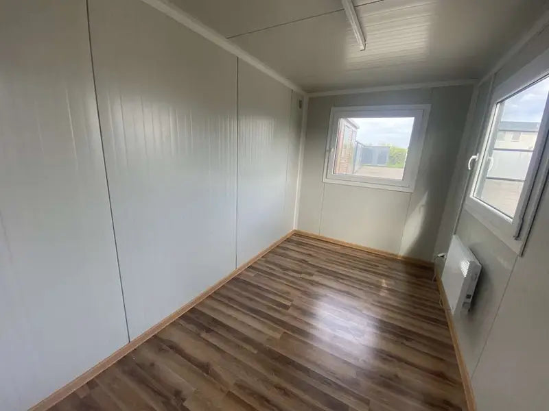 Bürocontainer 4,00 m x 2,20 m, sofort einsatzbereit